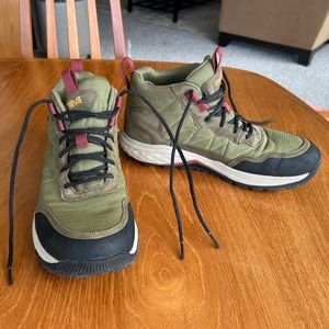Teva Ridgeview Mid Hiking Boots, Size 10